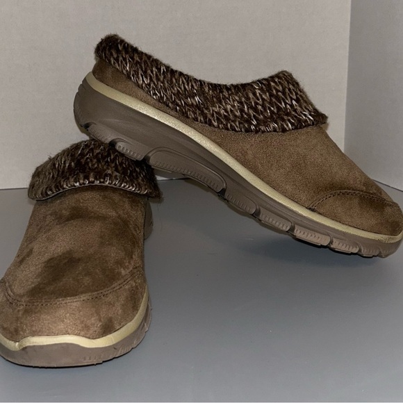 Skechers Taupe Slip On Shoes Wide Fit Womens Size 8 Wide - Picture 2 of 5